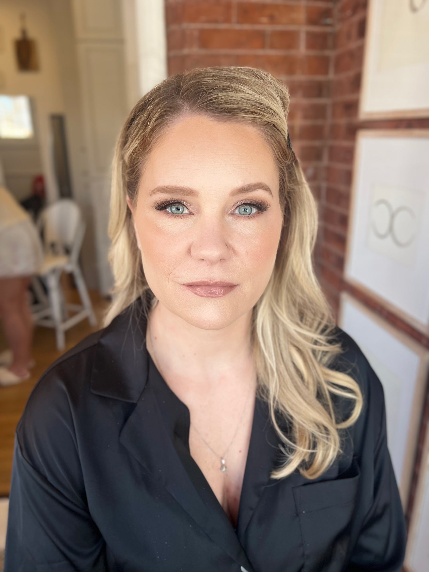 MAKEUP APPLICATION