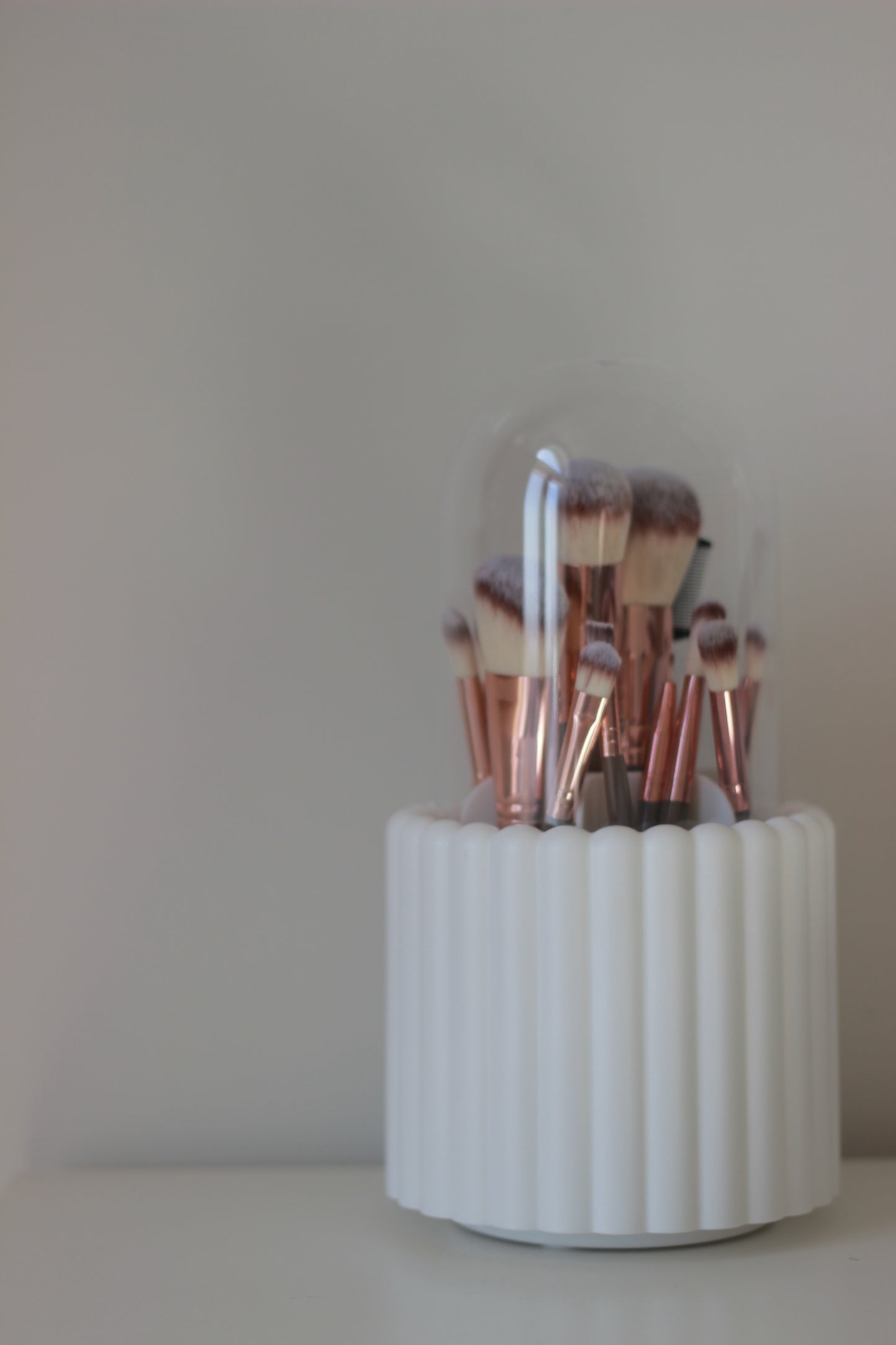 Revolve Luxe Brush Holder