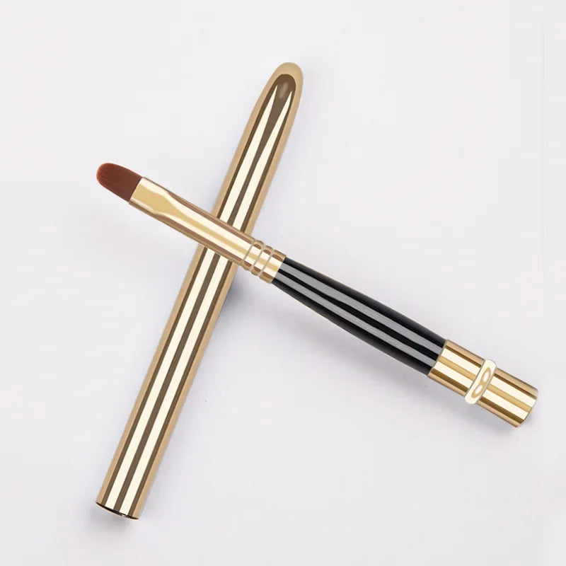Sleek Retractable Lip Brush